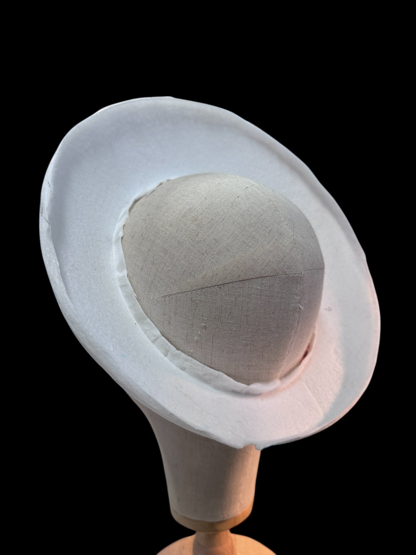 Layla Rear Sitting Halo Block