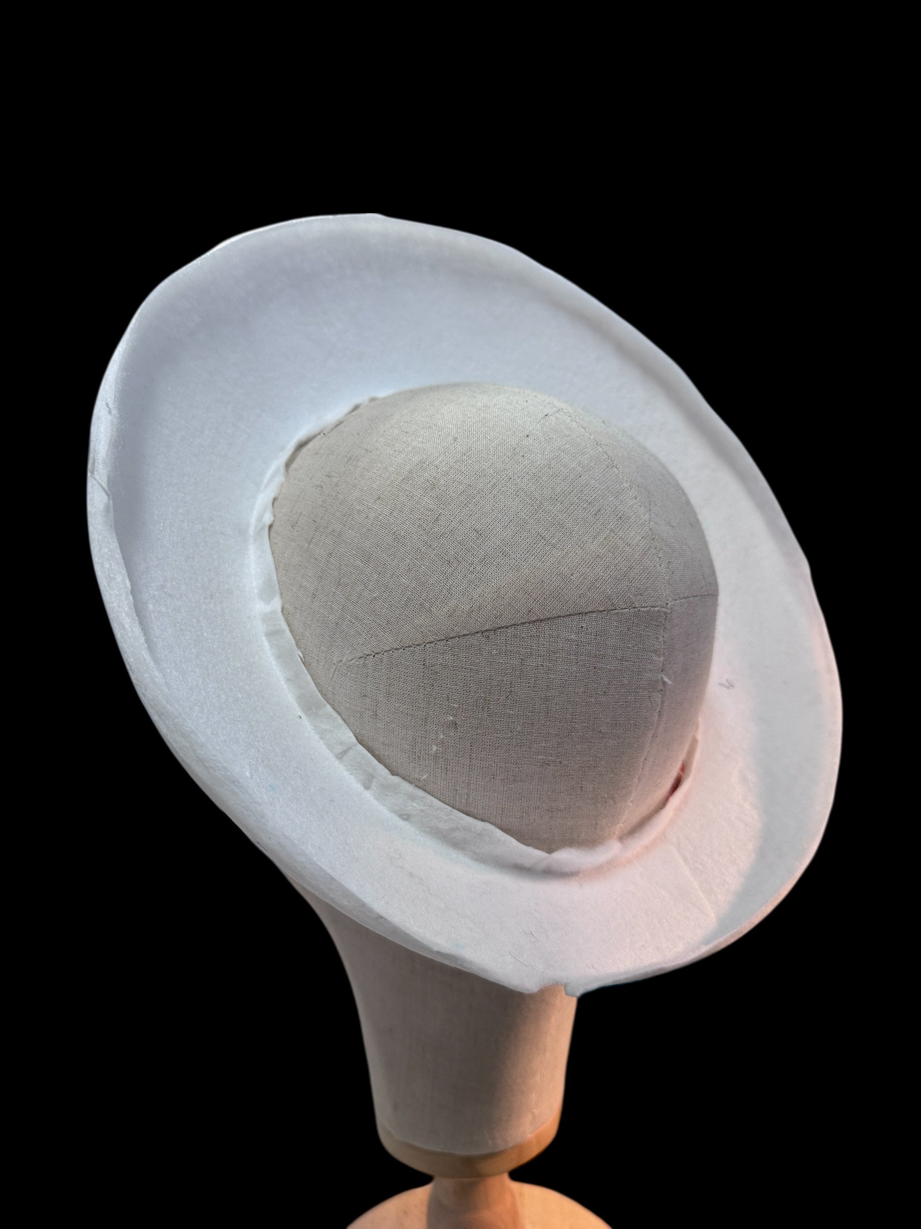 Layla Rear Sitting Halo Block