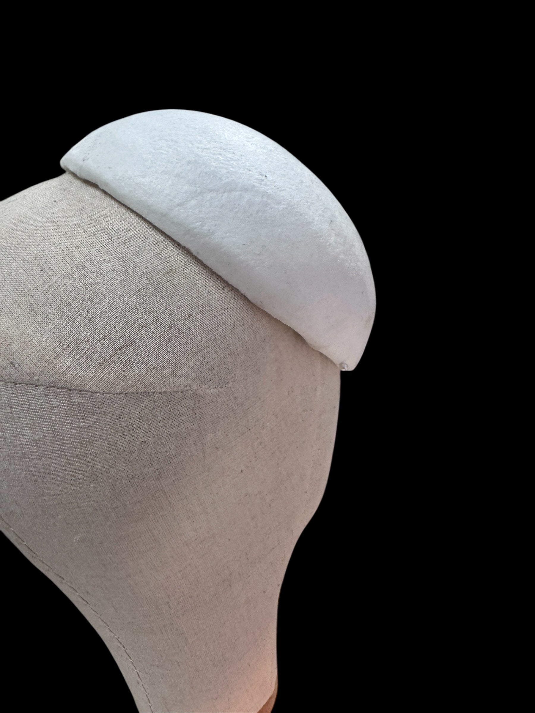 Giselle Hatblock - side percher