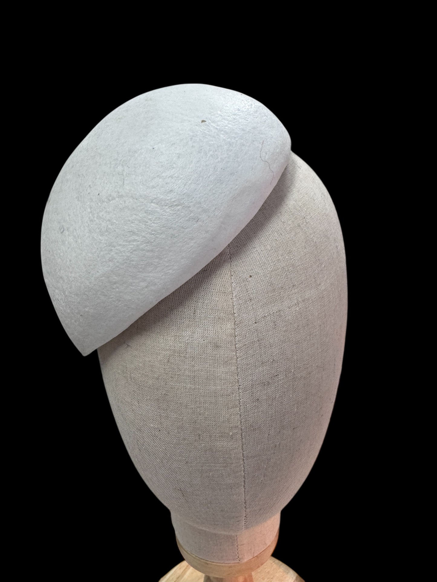 Giselle Hatblock - side percher