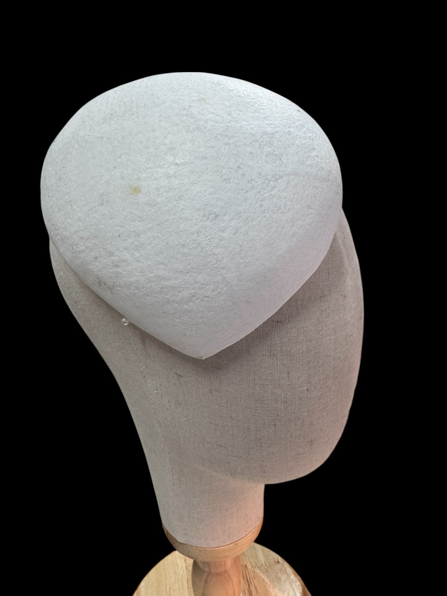 Giselle Hatblock - side percher